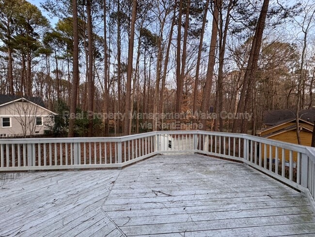 Building Photo - 102 Brodick Ct