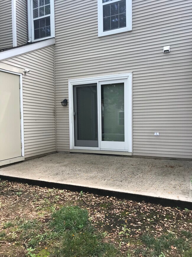 Building Photo - 1111 Cambridge Ct