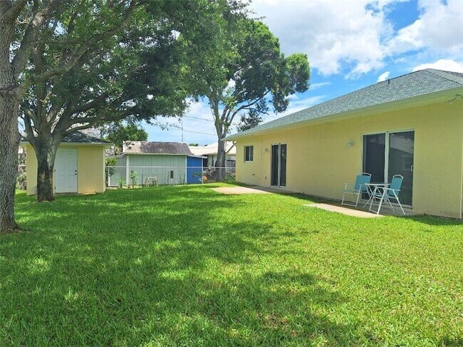 Building Photo - 246 S Wimbrow Dr
