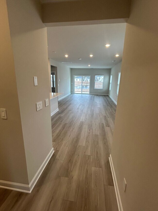 Building Photo - 6009 Port Royal St