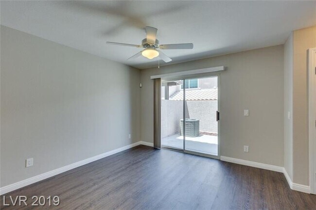 Building Photo - Charming 3-Bedroom Henderson Townhome