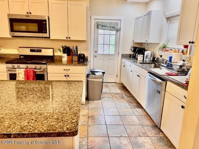 Building Photo - 815 Monroe Ave