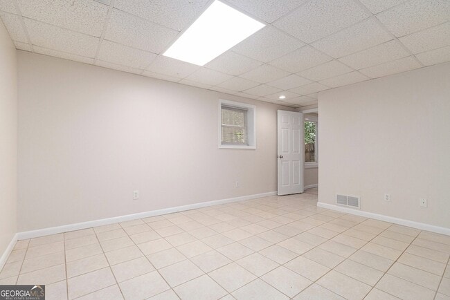 Building Photo - 1402 McLendon Dr