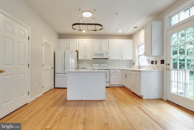 Building Photo - 6311 Stockbridge Overlook Ct