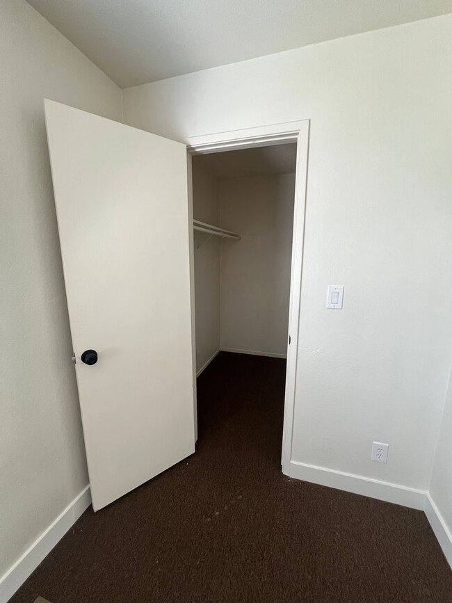 Building Photo - Two Bedroom Condo for Rent in Vacaville