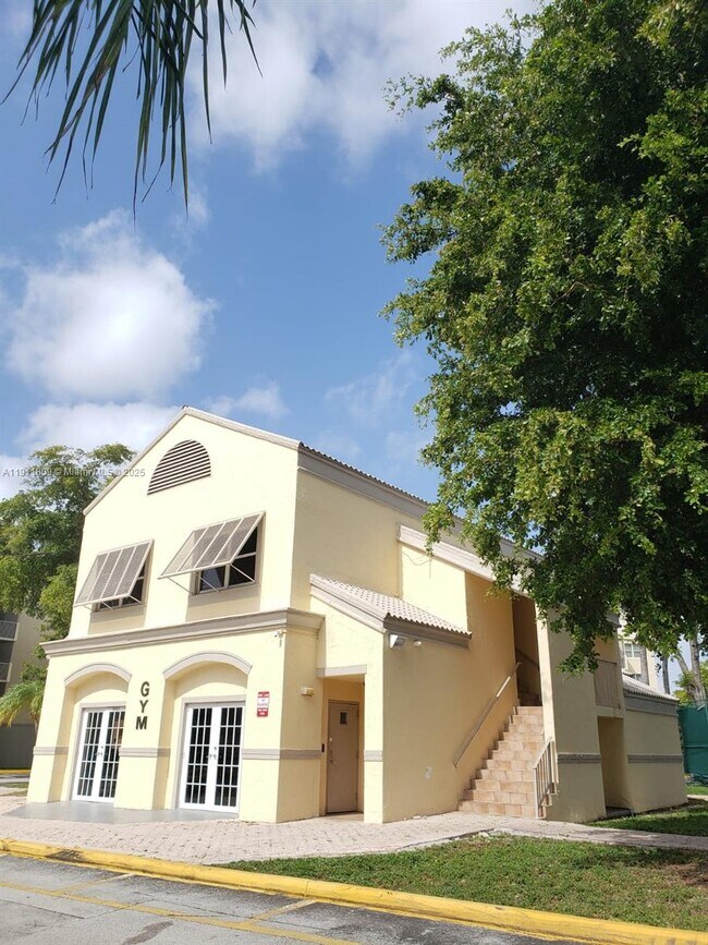 Building Photo - 8205 Lake Dr