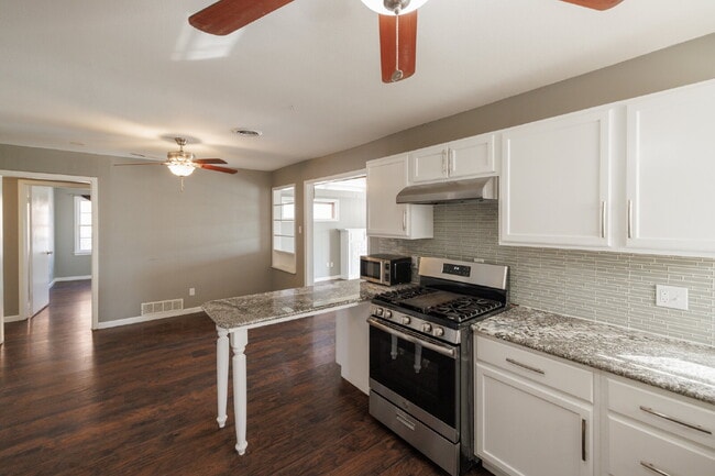 Building Photo - Short Term Lease