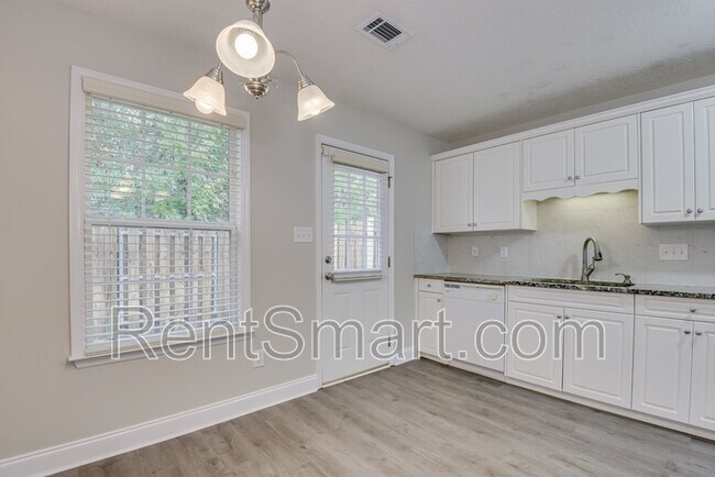Building Photo - 318 Browning Dr