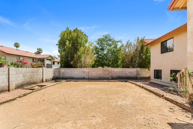 Building Photo - 1226 W Seashore Dr