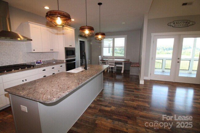 Building Photo - 1355 Bear Creek Rd