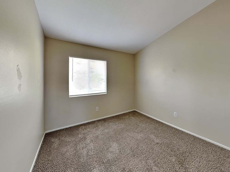 Building Photo - 16121 Filbert St