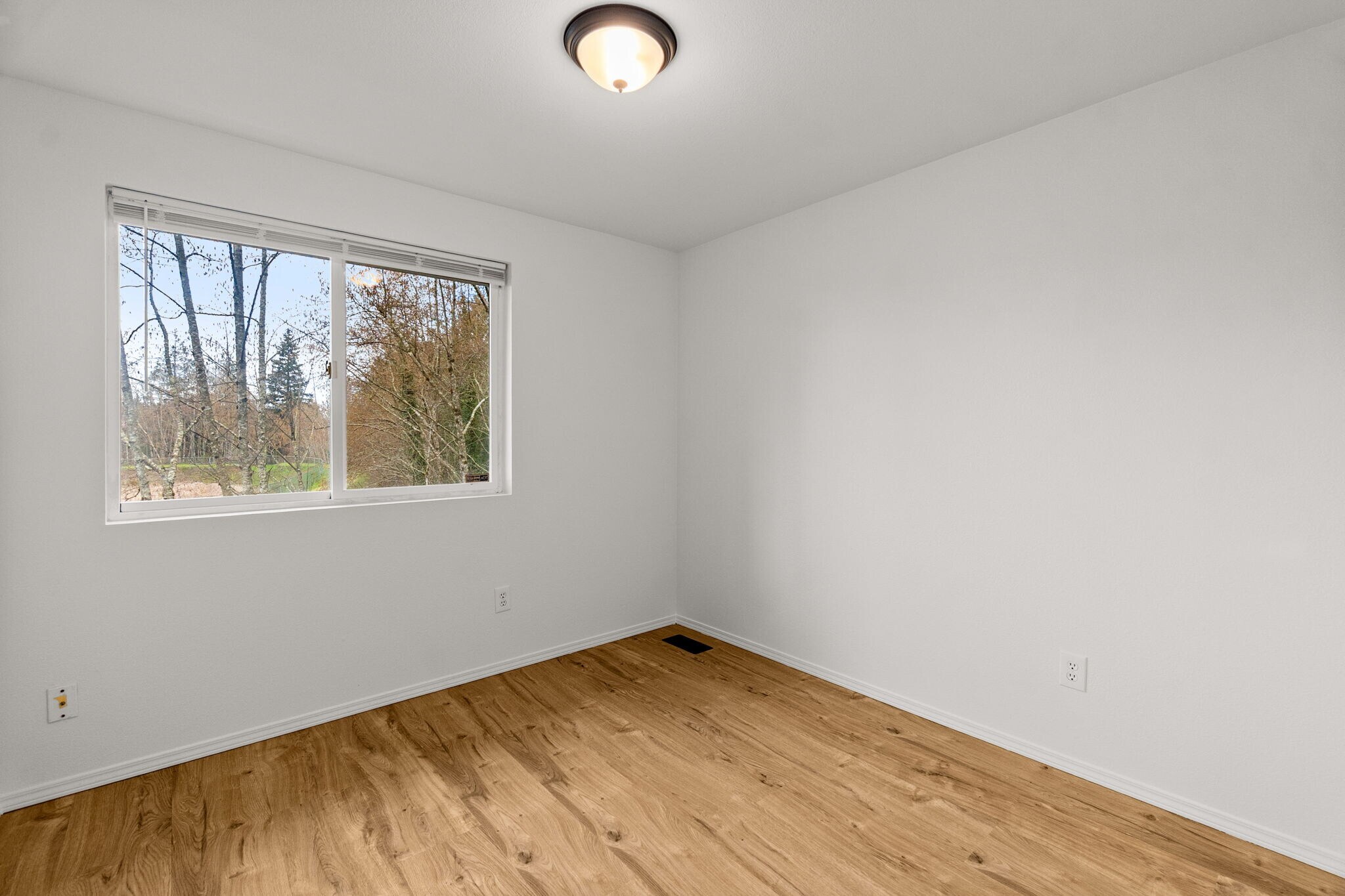 Building Photo - 1102 Irving St SW