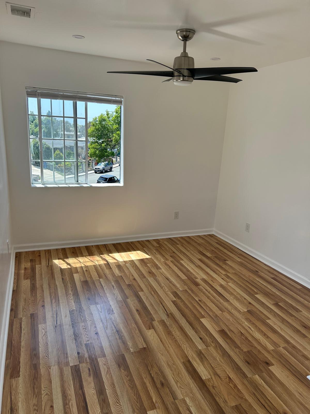 Building Photo - 998 Monserate Ave