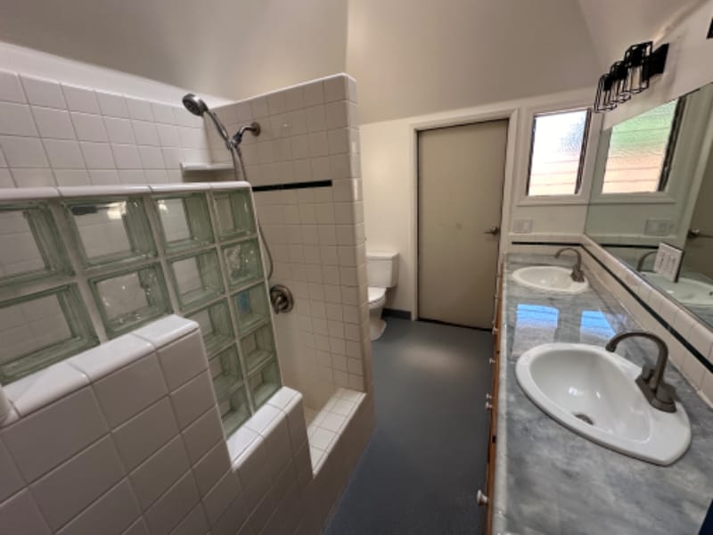 Building Photo - 1036 W Alamos Ave