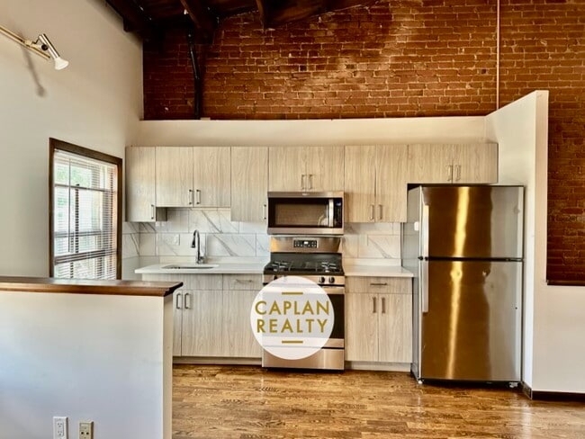 Building Photo - 46 Warren St