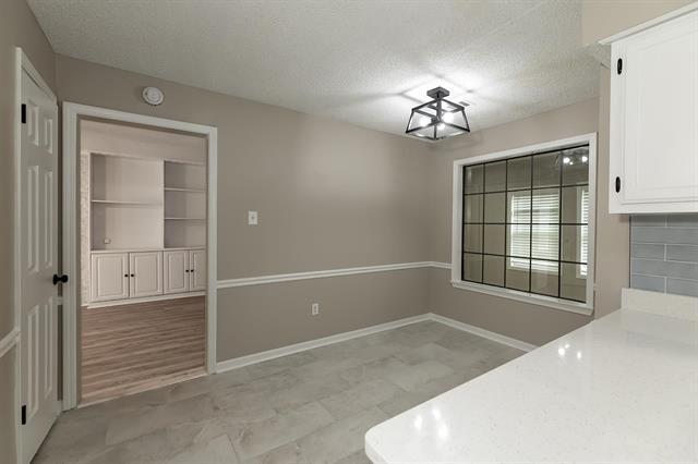 Building Photo - 9102 Valkrie Ln