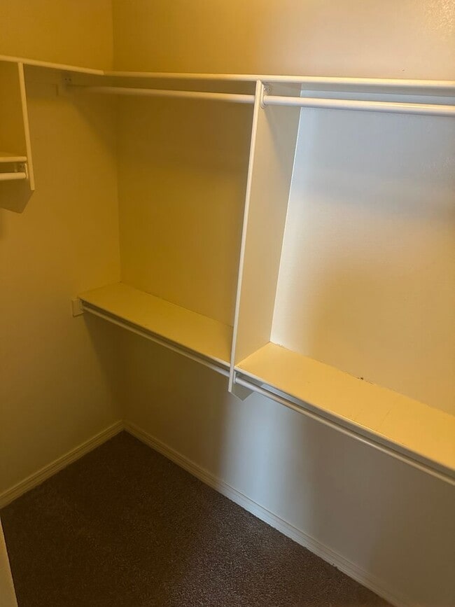 Building Photo - Available for Immediate Move-in!  3 Bedroom, 2 Bathroom, Two-Story Fayetteville Home