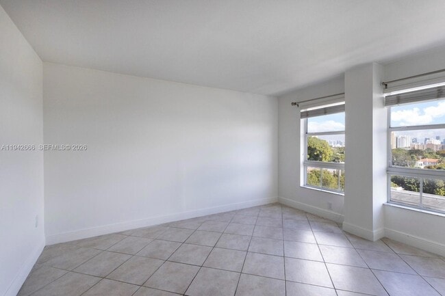 Building Photo - 2351 Douglas Rd