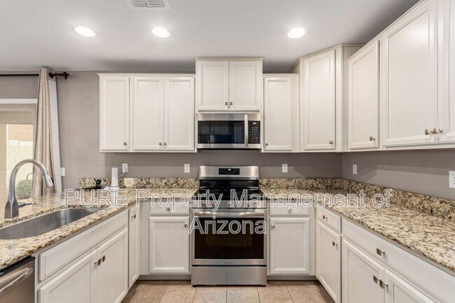 Building Photo - 1423 N Balboa