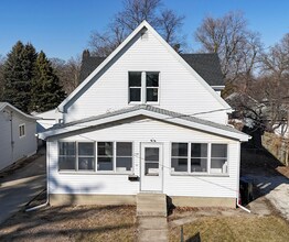 Building Photo - Spacious 4-Bedroom Home with Fenced Backyard