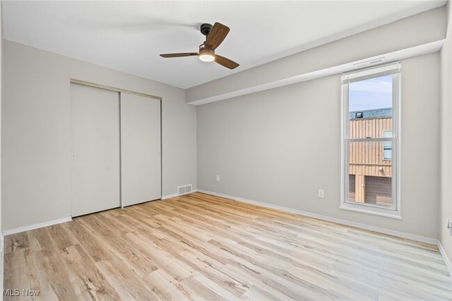 Building Photo - 33803 Electric Blvd