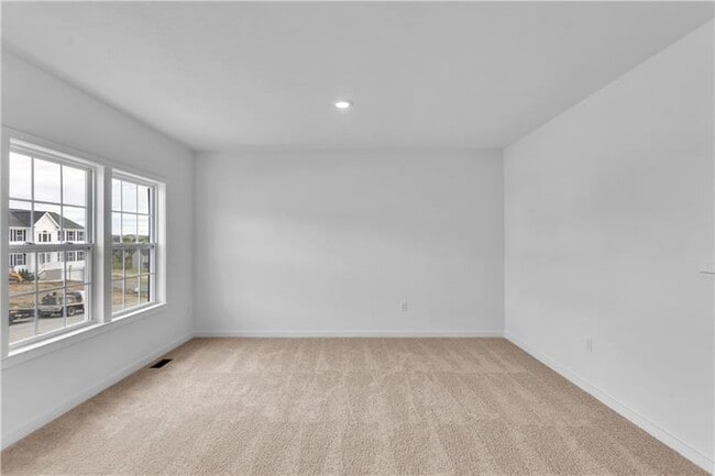 Building Photo - 315 William Dr