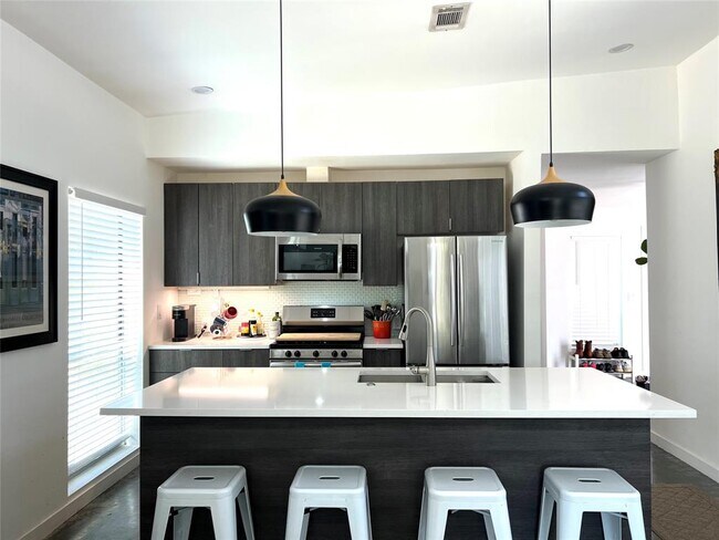 Building Photo - 1159 Perry Rd