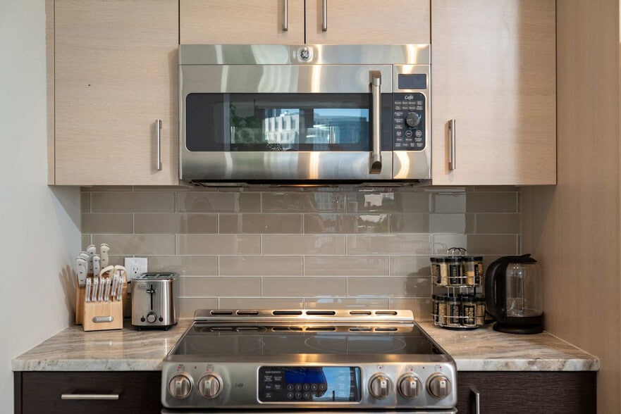 Building Photo - 99 Kneeland St