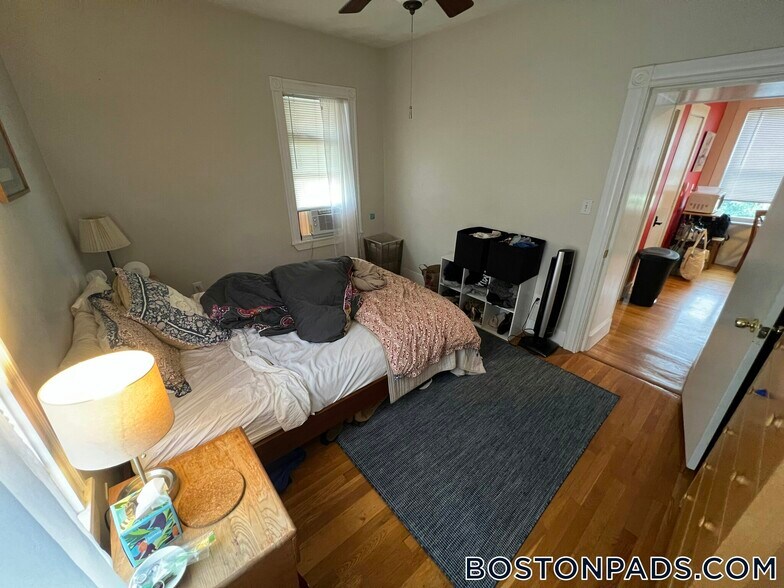 Building Photo - 24 Ellington Rd