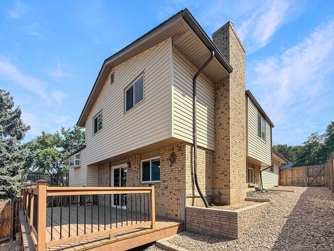 Building Photo - $0 DEPOSIT OPTION. CHARMING 4BED/2.5BATH I...