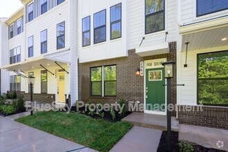 Building Photo - 2864 Sweetbay St