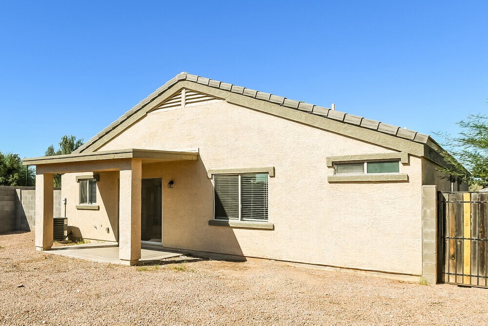 Building Photo - 39173 Kelly Cir