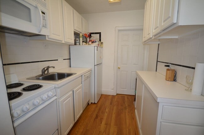 Building Photo - 41 Westland Ave