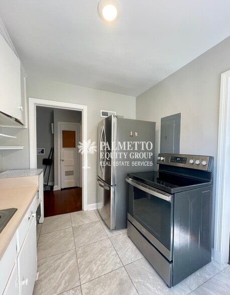 Building Photo - 1311 Cardinal Pl