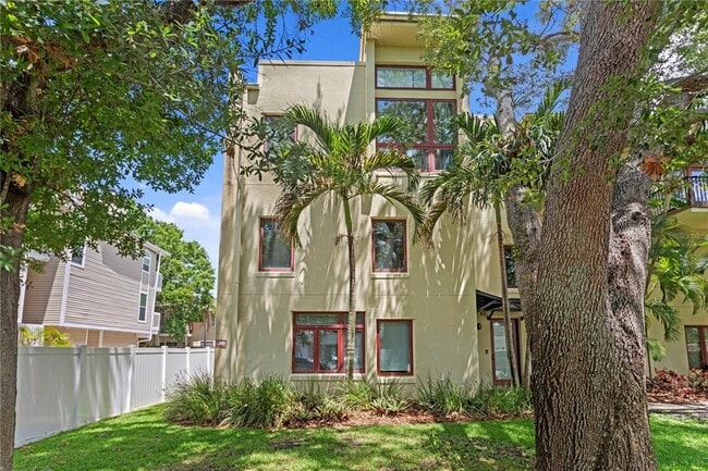 Building Photo - 512 S Glen Ave