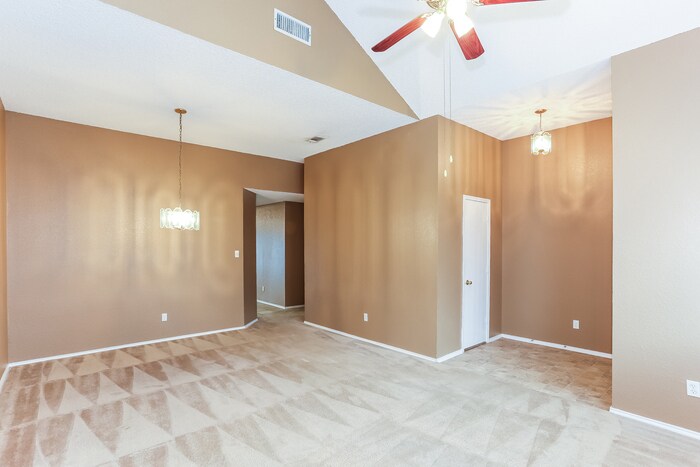 Building Photo - 7014 Snowivy Ct