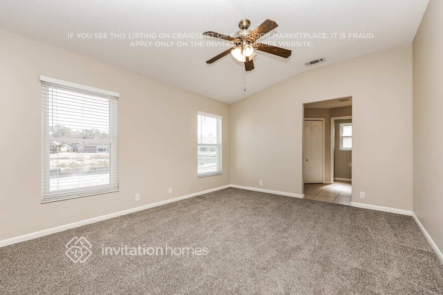 Building Photo - 3042 Bellflower Way