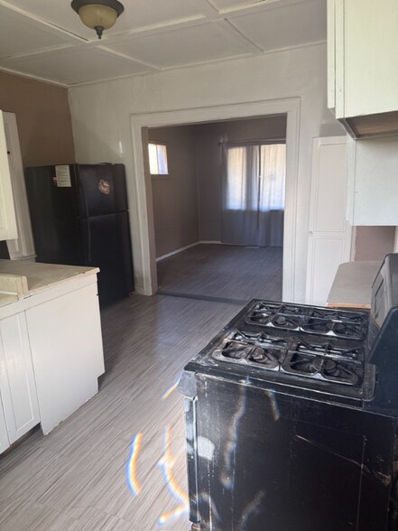 Building Photo - 4633 W 11th Ave