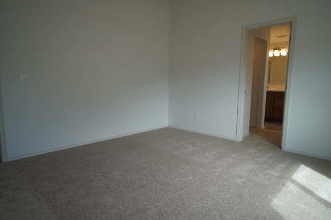 Building Photo - 1402 Hayhook St