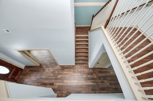 Building Photo - 2406 Aura Ct