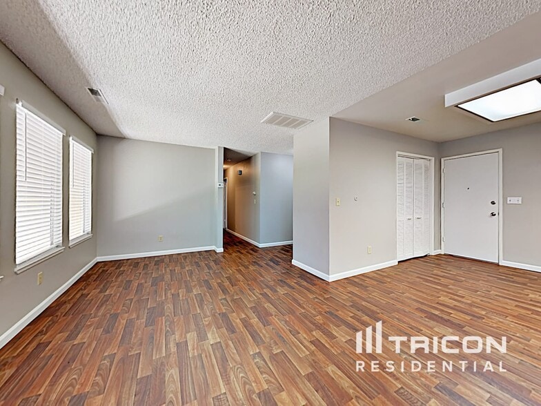 Building Photo - 2024 Bavil Dr