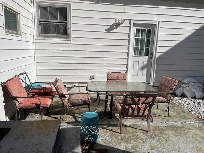 Building Photo - 504 Torrance Ave