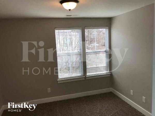 Building Photo - 356 Spring St