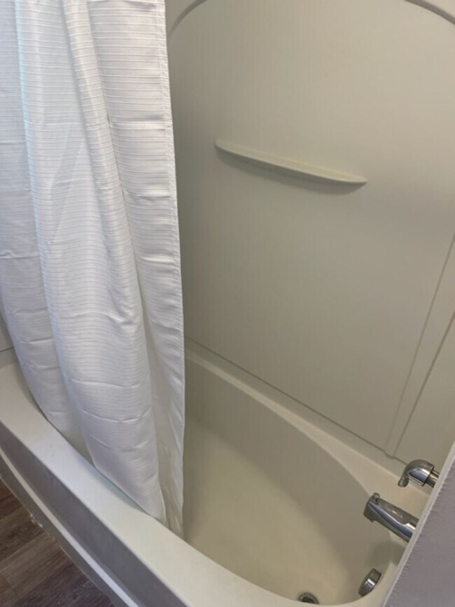 Building Photo - 3 Bedroom Ranch Home