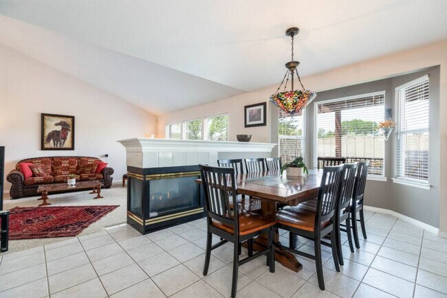 Building Photo - 8126 Clover Spring Ln