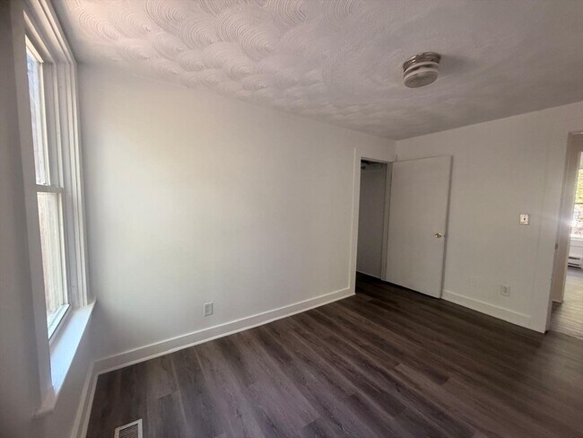 Building Photo - 416 Middleboro Ave
