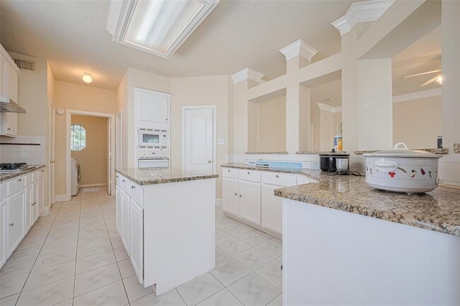 Building Photo - 14203 Torrey Village Dr