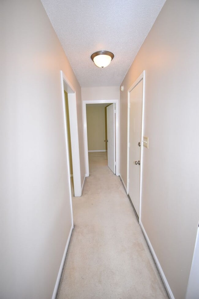 Building Photo - 3049 Westchester Dr