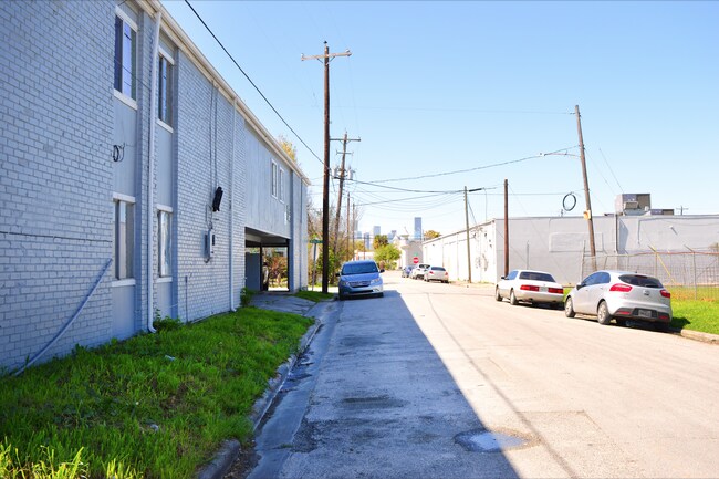 Building Photo - 1617 Marlin St