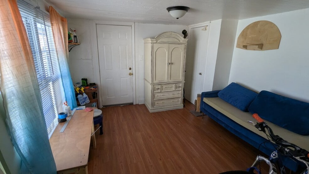 Building Photo - 1521 Pauline St